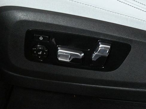 Used 2026 BMW X5 xDrive40i w/ Premium Package AWD/4WD image 28
