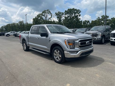 Used 2021 Ford F150 XLT w/ Equipment Group 302A High RWD image 4