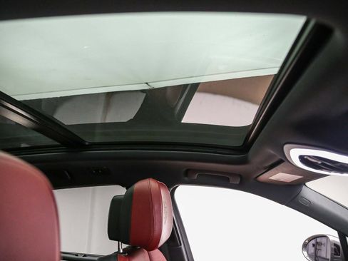 Certified 2024 Porsche Macan Turbo AWD/4WD image 20