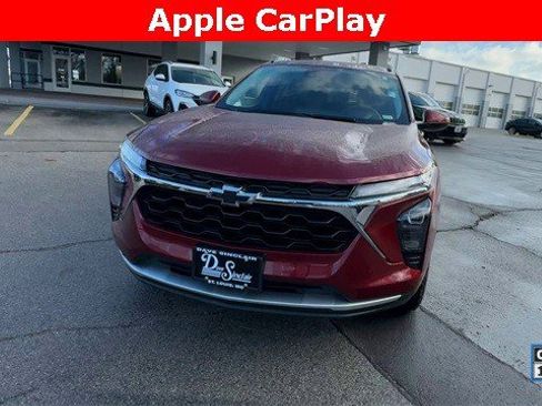 Used 2024 Chevrolet Trax LT w/ LPO, Blackout Package image 3