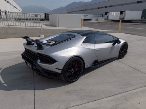 Used 2018 Lamborghini Huracan AWD/4WD image 13
