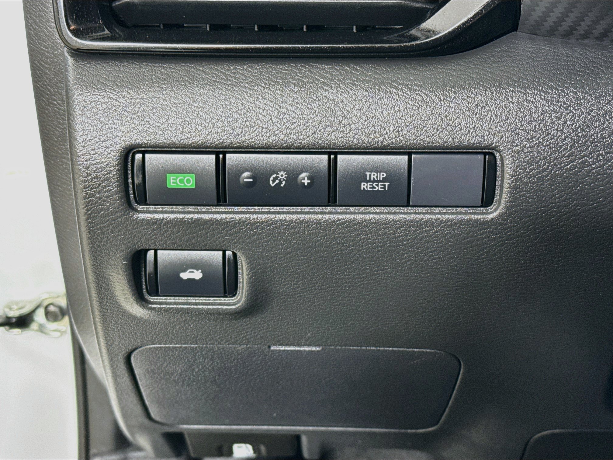 Used 2024 Nissan Sentra SV FWD image 12