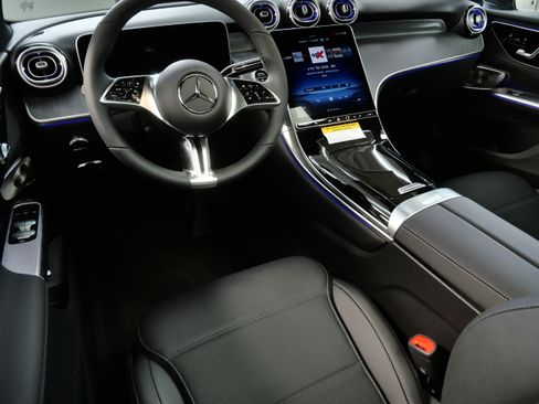New 2026 Mercedes-Benz GLC 300 4MATIC image 2