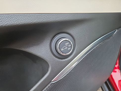 Used 2023 Buick Enclave Essence image 23