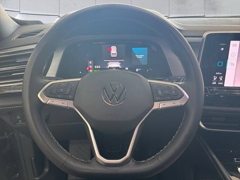 Used 2024 Volkswagen Atlas Cross Sport SE AWD/4WD image 11