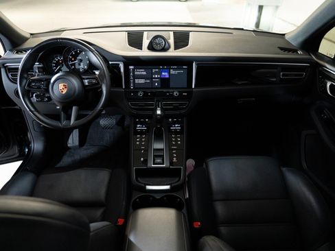 Certified 2023 Porsche Macan AWD/4WD image 14