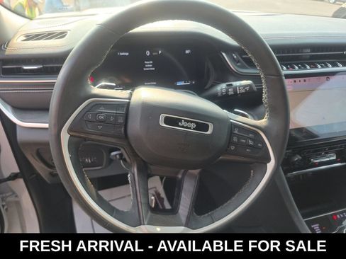 Used 2023 Jeep Grand Cherokee L Limited AWD/4WD image 9