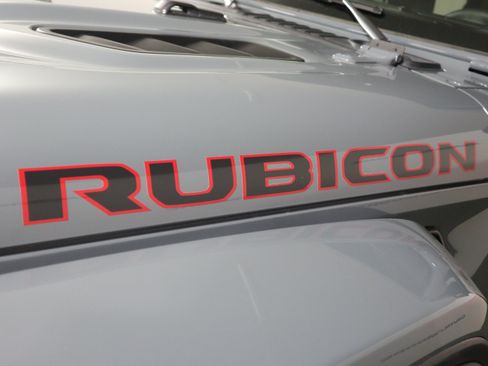 Used 2024 Jeep Wrangler Unlimited Rubicon AWD/4WD image 35