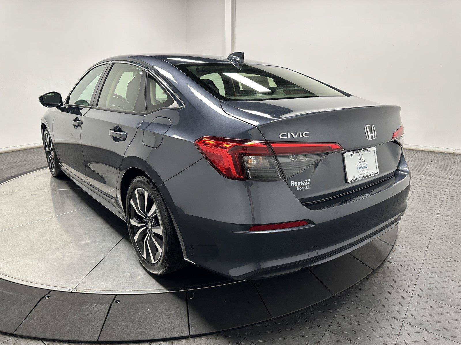 Used 2022 Honda Civic EX image 9