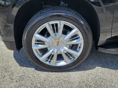 Used 2024 Chevrolet Tahoe High Country AWD/4WD image 5