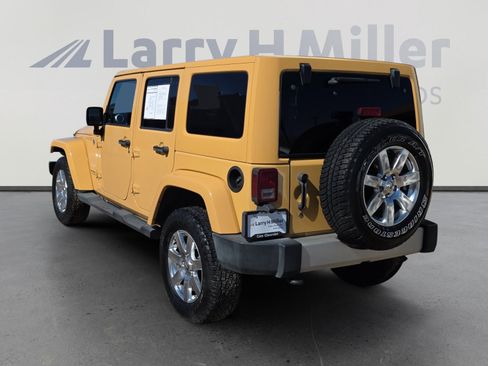 Used 2013 Jeep Wrangler Unlimited Sahara w/ Connectivity Group image 3