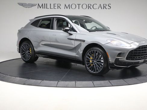 Used 2025 Aston Martin DBX 707 image 10