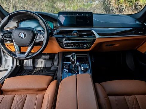 Used 2021 BMW 540i w/ M Sport Package image 8