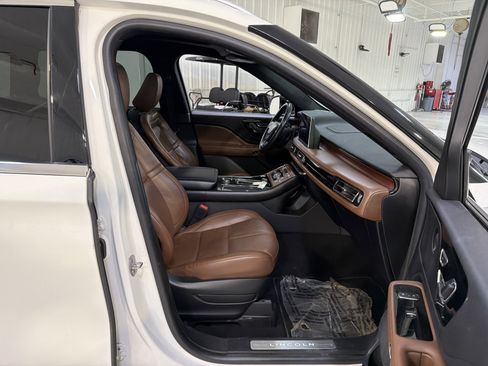 Used 2022 Lincoln Aviator Reserve RWD image 15