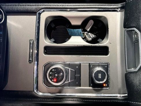 Used 2021 Ford Expedition XLT image 17