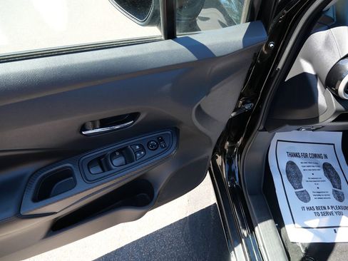 Used 2020 Nissan Versa SV FWD image 15