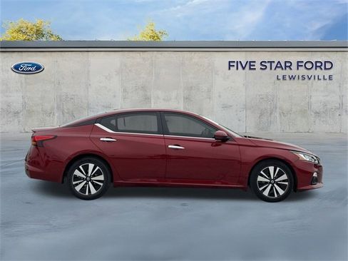 Used 2019 Nissan Altima 2.5 SV image 4