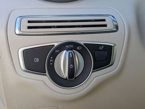 Used 2021 Mercedes-Benz C 300 Sedan image 12