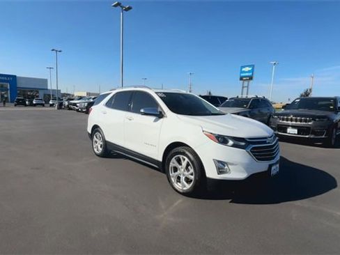 Used 2018 Chevrolet Equinox Premier image 2