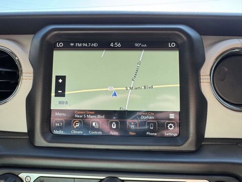 Used 2022 Jeep Gladiator Overland AWD/4WD image 19