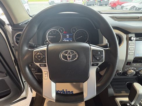 Used 2015 Toyota Tundra SR5 w/ SR5 Upgrade Package AWD/4WD image 11