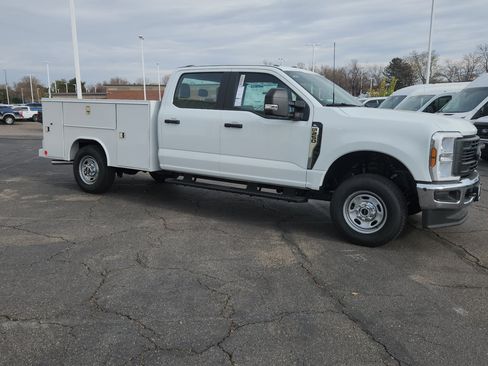 New 2025 Ford F250 XL w/ XL Chrome Package image 10