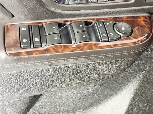 Used 2012 GMC Yukon XL Denali image 17