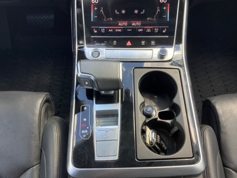 Used 2021 Audi Q8 Prestige w/ Prestige Package AWD/4WD image 11