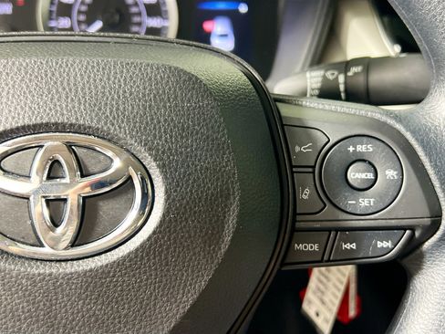 Used 2022 Toyota Corolla LE image 19