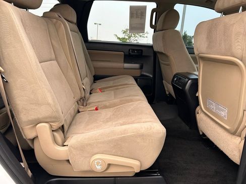 Used 2014 Toyota Sequoia SR5 AWD/4WD image 28