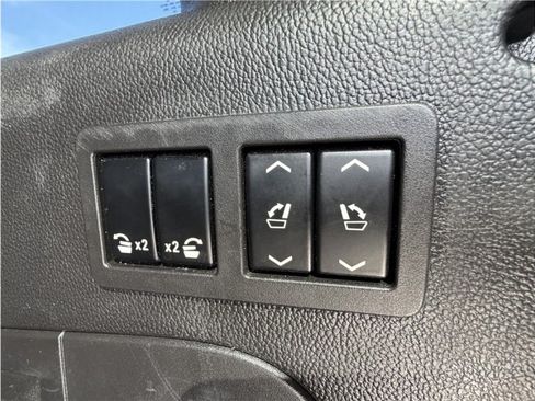 Used 2016 GMC Yukon XL SLT RWD image 27