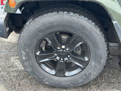 Used 2008 Jeep Wrangler Unlimited Sahara image 8