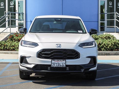 Used 2025 Honda HR-V Sport image 2