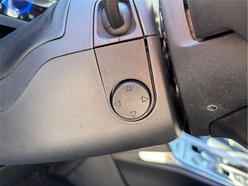 Used 2020 Ford Explorer Platinum w/ Premium Technology Package image 21