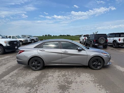 Used 2023 Hyundai Elantra SEL FWD image 16