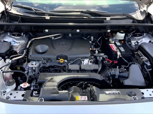 Used 2019 Toyota RAV4 XLE Premium FWD image 31