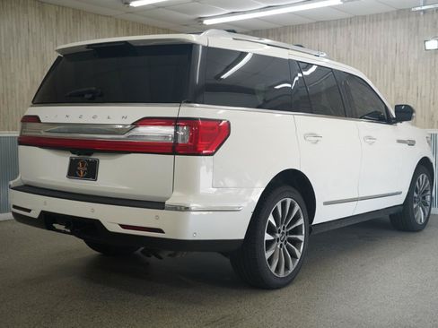 Used 2020 Lincoln Navigator Reserve w/ Cargo Convenience Package RWD image 10