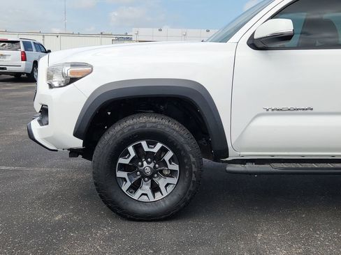 Used 2020 Toyota Tacoma TRD Off-Road image 14