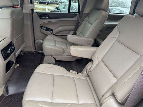Used 2017 GMC Yukon SLT w/ Open Road Package image 12