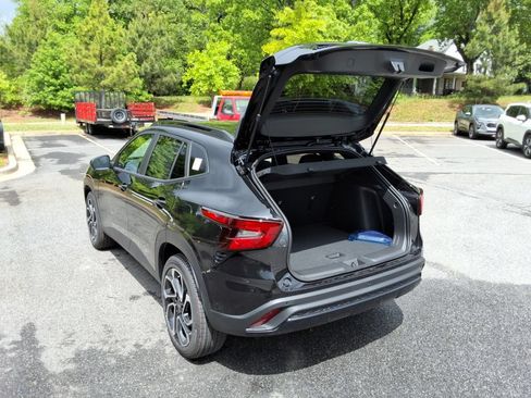 New 2026 Chevrolet Trax RS w/ Sunroof Package FWD image 13
