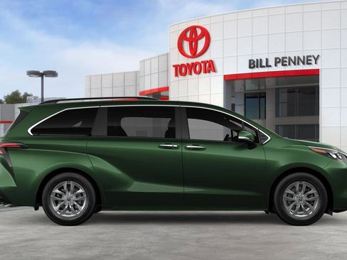 New 2026 Toyota Sienna XLE FWD image 12