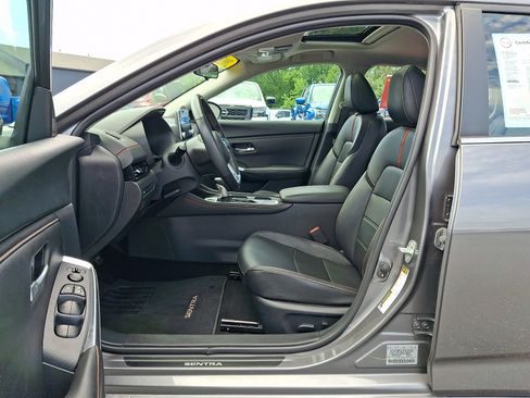 Certified 2023 Nissan Sentra SR w/ SR Premium Package FWD image 15