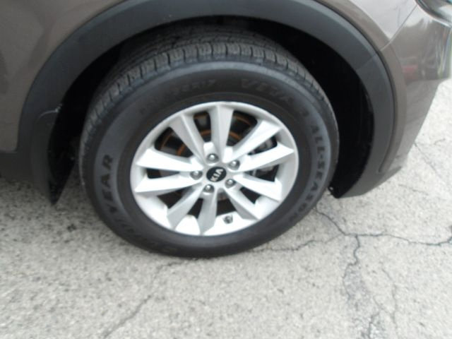 Used 2020 Kia Sorento LX AWD/4WD image 26