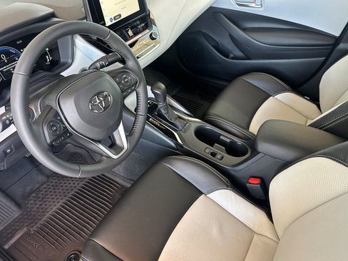 New 2026 Toyota Corolla SE w/ SE Premium Package FWD image 11