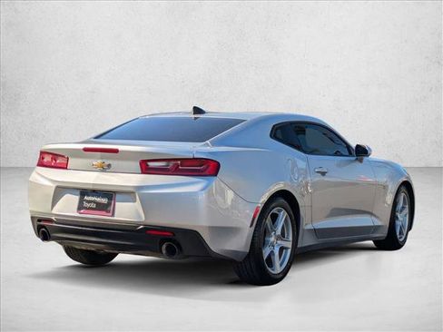 Used 2018 Chevrolet Camaro LT image 5
