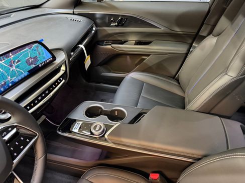 New 2026 Cadillac Lyriq Sport AWD/4WD image 37