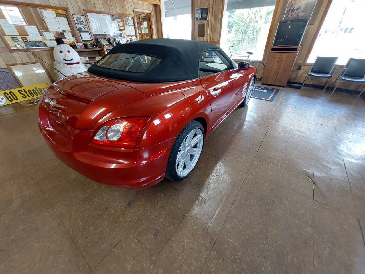 Used 2005 Chrysler Crossfire Limited RWD image 7