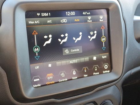 Certified 2022 Jeep Renegade Limited w/ Sun, Sound & Wheels Group image 18