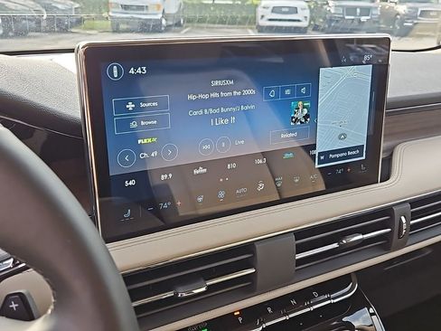 New 2025 Lincoln Corsair Reserve image 25