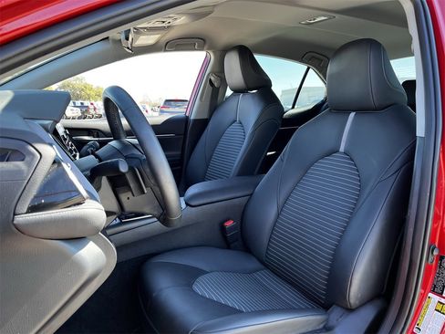 Used 2023 Toyota Camry SE image 22